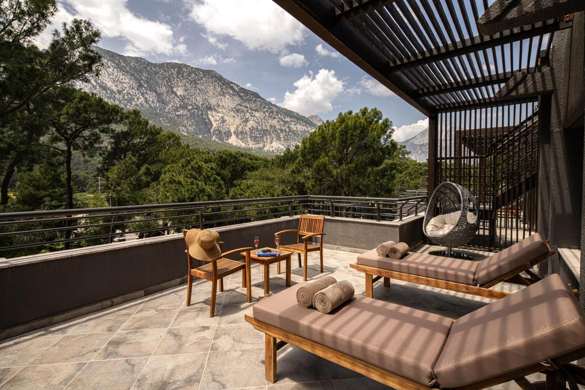 Balmy Foresta Complex 5*
